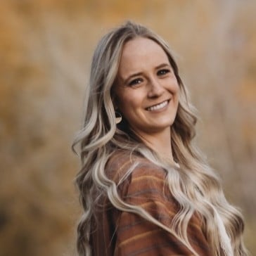 Maughan, Allie headshot 3